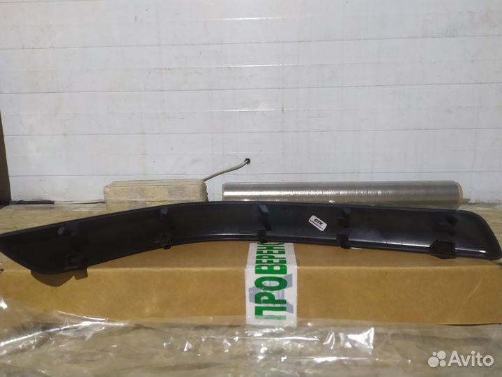 Накладка заднего бампера правая Nissan Tiida C11