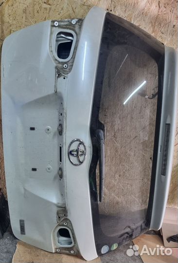 Дверь багажника