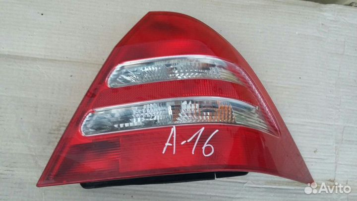 Фонарь задний на Mercedes W203 C-class 2000-2004 г