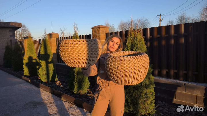 Кашпо из Ротанга. Ручная работа. Корзины. Вазоны