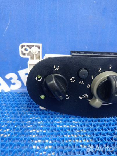 Блок управления печкой Renault Logan 1 седан 2012