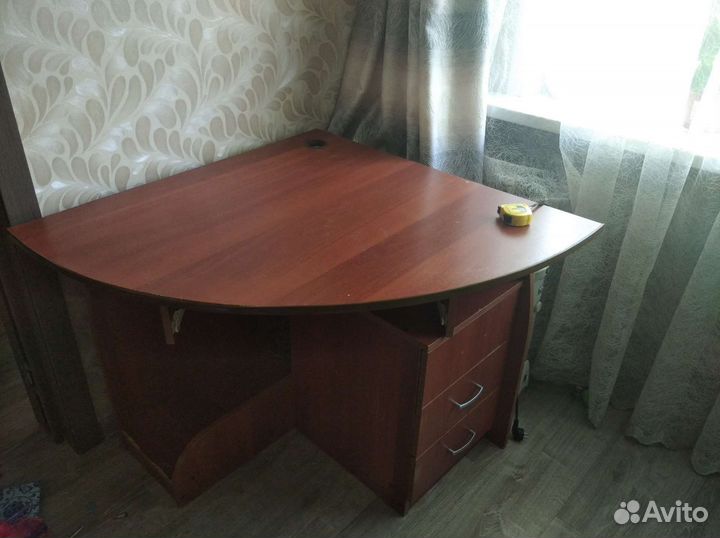 Компьютерный/ письменный стол