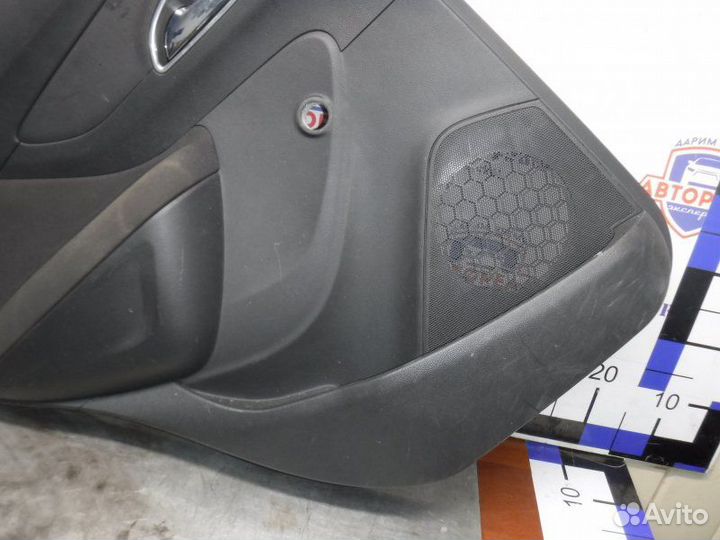 Обшивка двери задняя левая Opel Mokka F18D4 2014