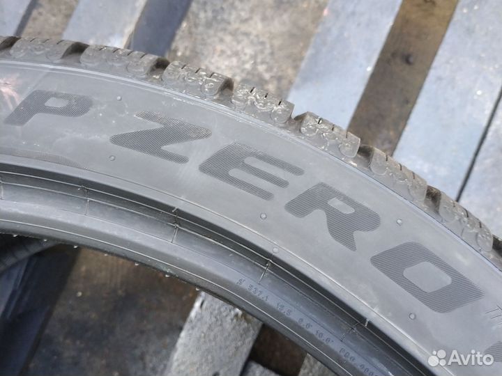 Pirelli P Zero Winter 335/30 R21 109W