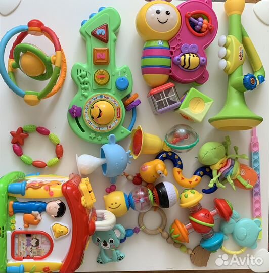 Развивающие игрушки для малышей пакетом