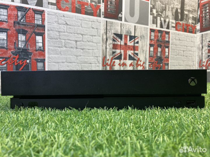 Xbox One X 1TB Покупка/Продажа