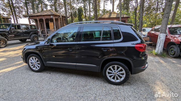 Молдинг задней левой двери Тигуан