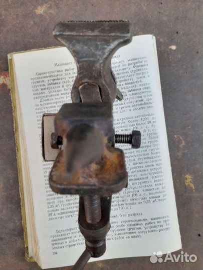 Старинные тисочки с наковаленкой домашнего мастера