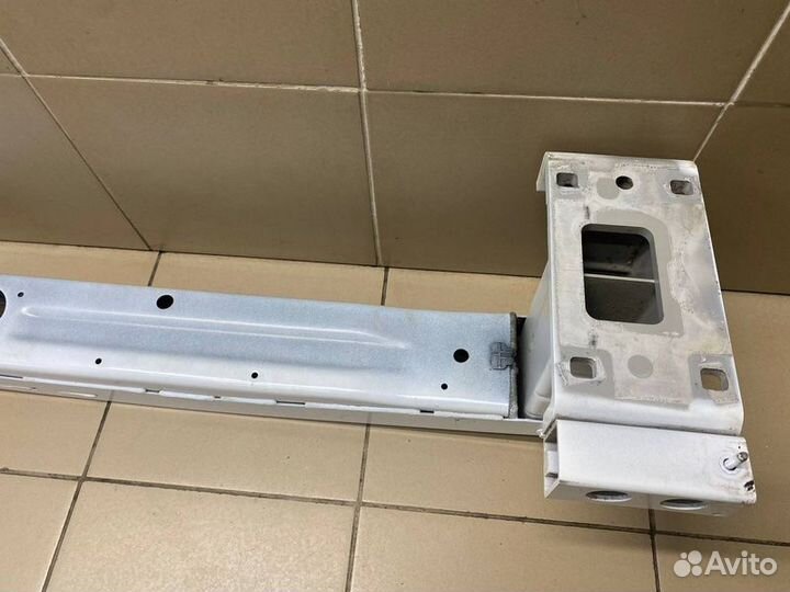 Усилитель переднего бампера передний Land Rover