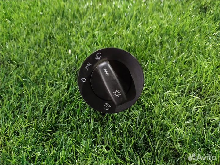 Переключатель света фар Volkswagen Jetta (NF) VI