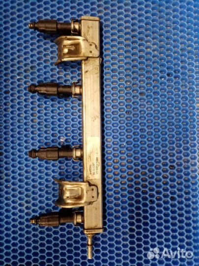 Топливная рампа Ford Mondeo 3 cjba 4C75592 2004