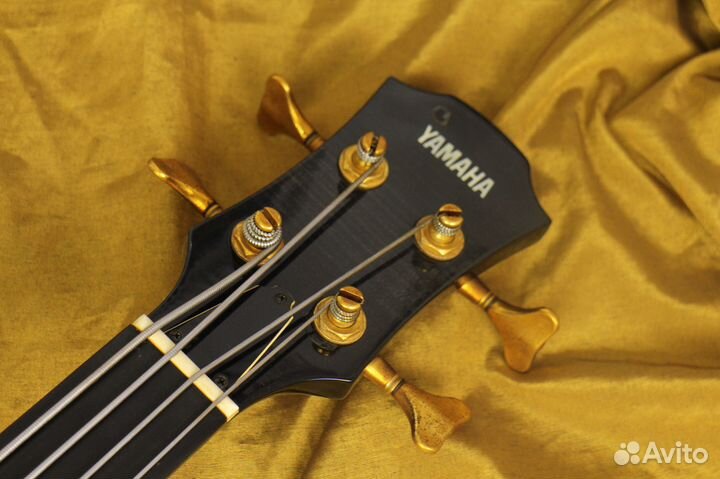 Акустическая бас-гитара Yamaha APX-B12F