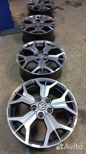 Volkswagen Jetta Golf R17 (7)