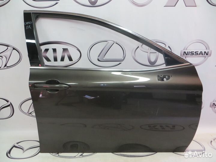 Дверь передняя правая Toyota Camry XV70
