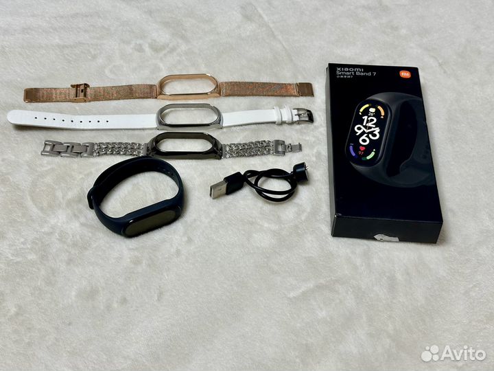 Фитнес браслет Xiaomi Mi SMART Band 7
