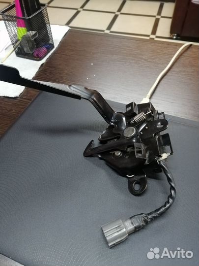 Замок капота Toyota Land Cruiser Prado 150