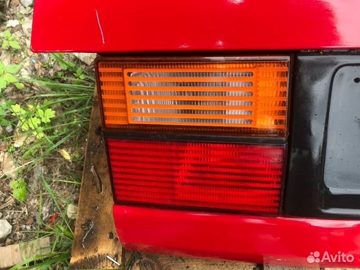 Фонарь задний левый Volkswagen Vento