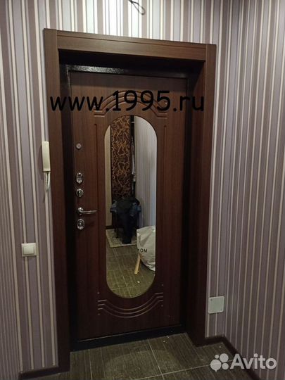 Дверь металлическая с зеркалом