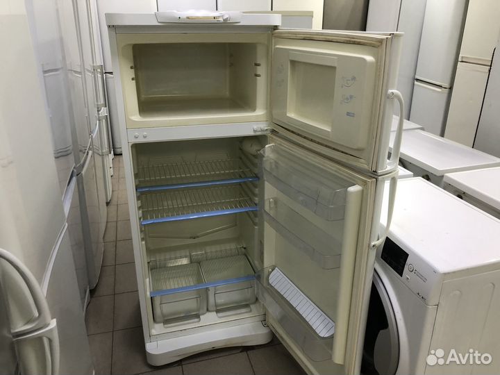 Холодильник Indesit. 145 см. Гарантия и доставка