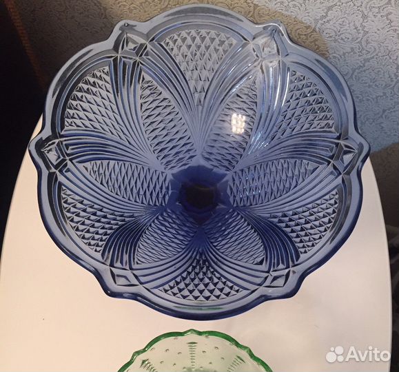 Две вазы : на ножке, для цветов )