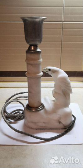 Лампа настольная из камня с орлом