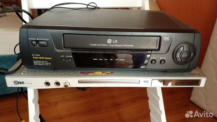 Видеомагнитофон LG