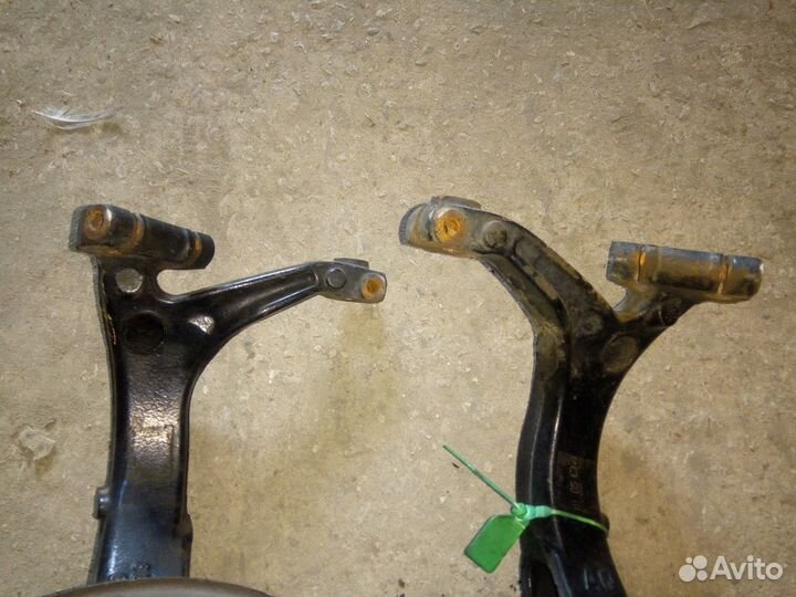 Поворотный кулак VW Passat B5+