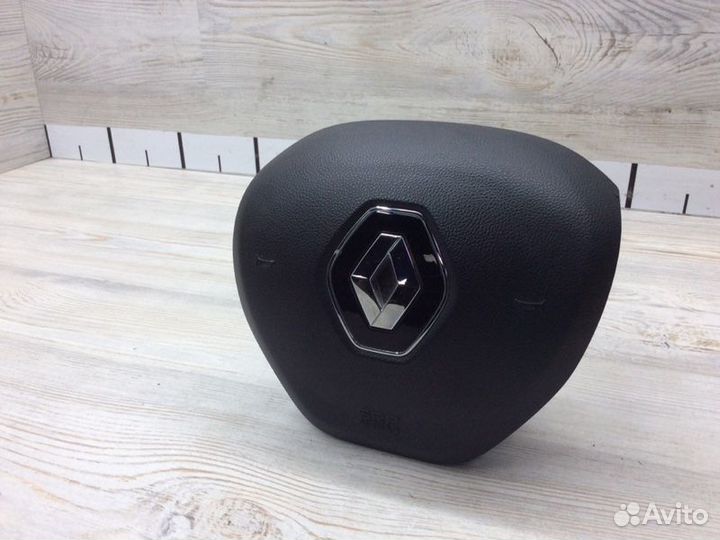 Подушка безопасности в рулевое колесо Renault