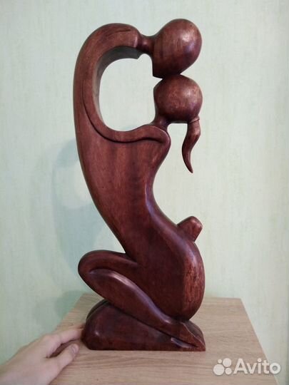 Деревянная статуэтка из Индонезии 