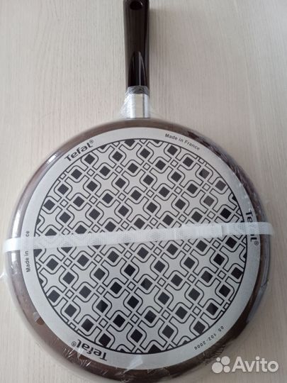 Сковорода Tefal 28см с крышкой