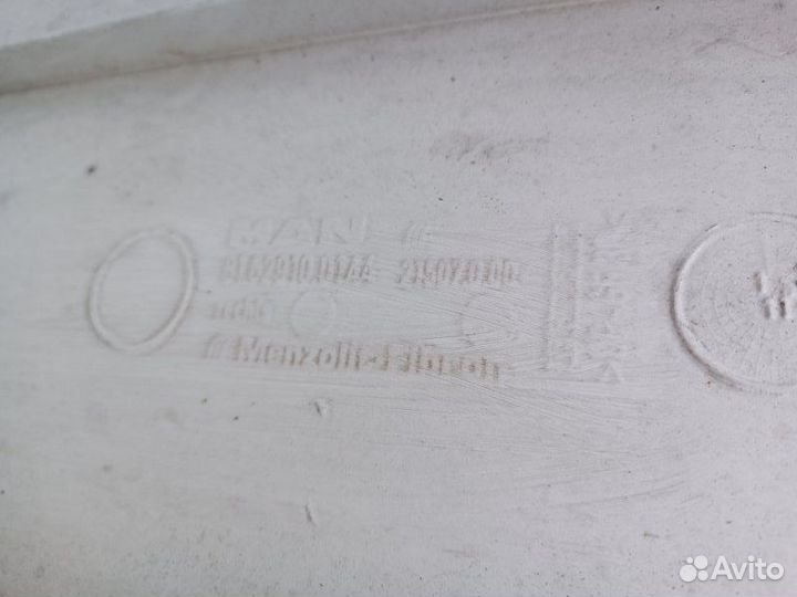 Спойлер кабины правый Man Tgx