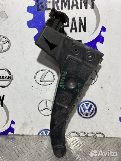 Крепление бампера заднее правое Audi A6 C5 Allroad