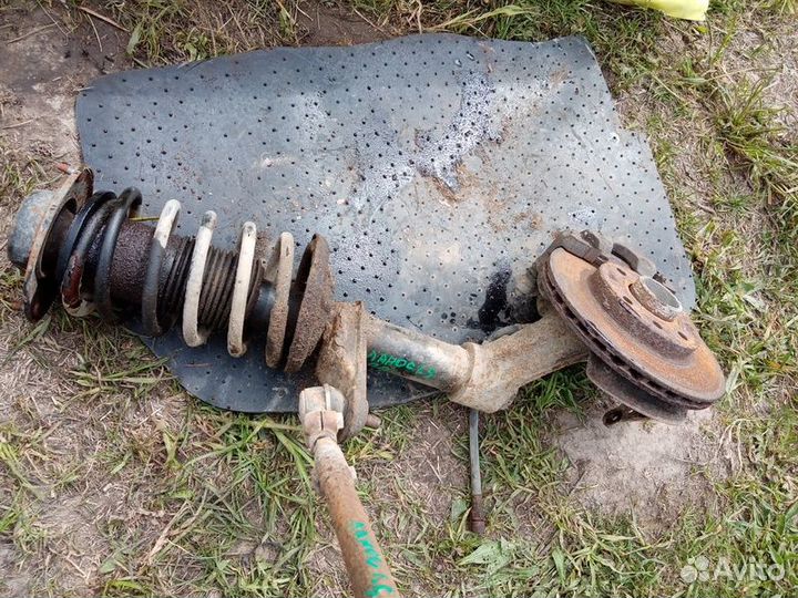 Стойка передняя правая Chevrolet Lanos