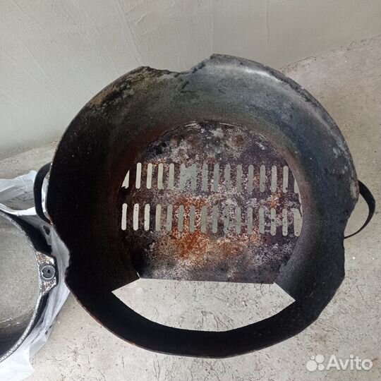 Казан чугунный 8 литров с подставкой