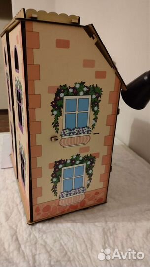Большой кукольный домик