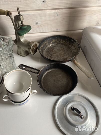 Набор столовой посуды и банки стеклянные