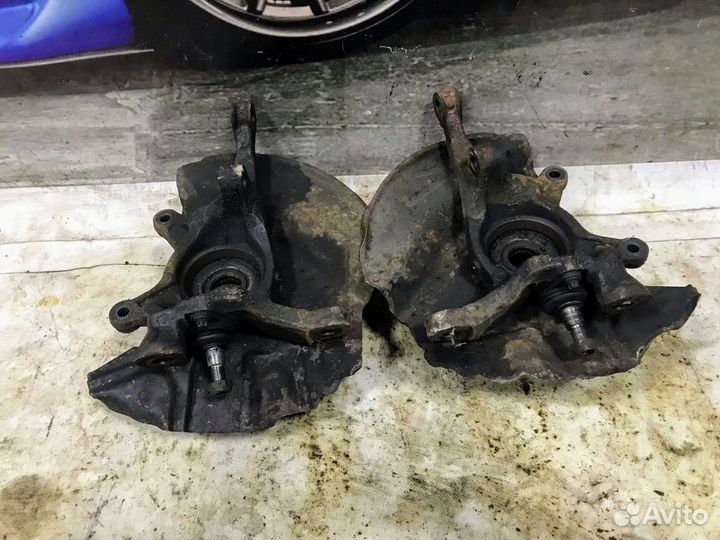 Поворотный кулак передний BMW X5 E53