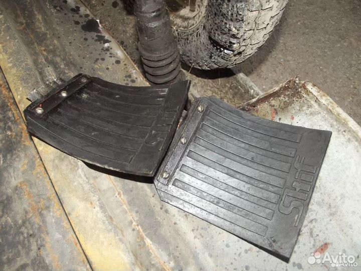 Балон газ, стол походный от прицеп Скиф отправлю