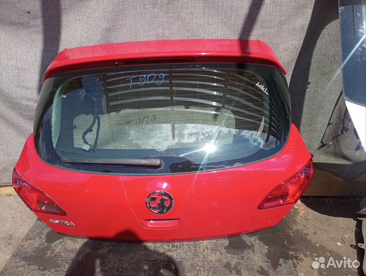 Крышка багажника Opel Astra J хэтчбек