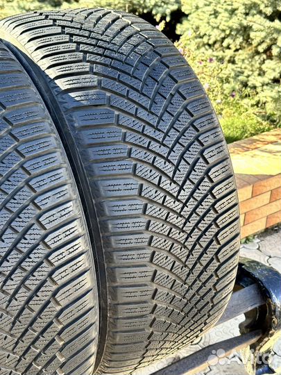 Yokohama BluEarth Winter V906 285/40 R22 и 325/35 R22