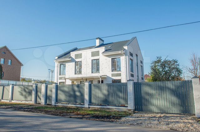 Коттедж 180 м² на участке 7 сот.