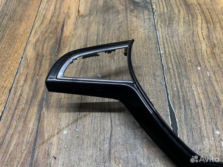 Skoda Octavia A7 Накладка декоративная на руль