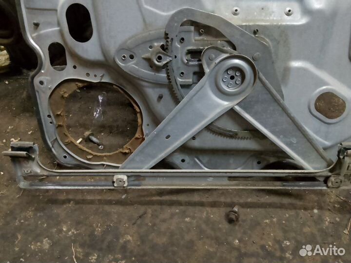 Стеклоподъемник передний левый Ford Focus 2 2
