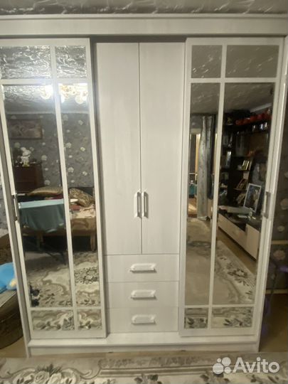 Платиной шкаф