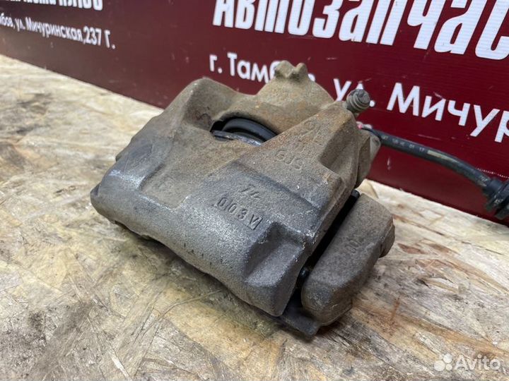 Суппорт тормозной передний левый Renault Duster