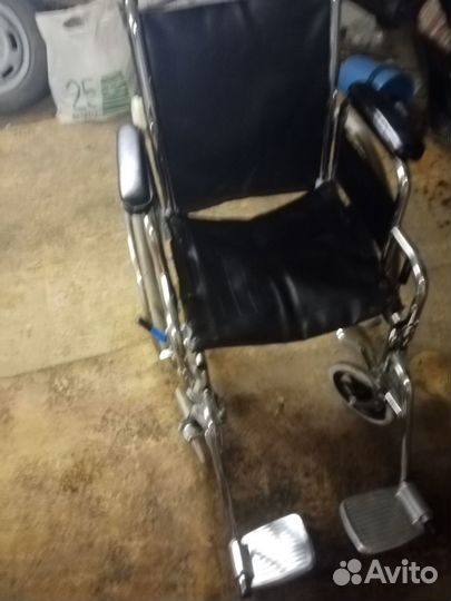 Продам инвалидную коляску б/у