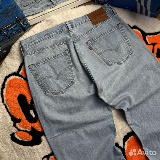 Джинсы Levis 501