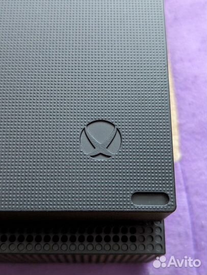 Xbox One X 1 TB
