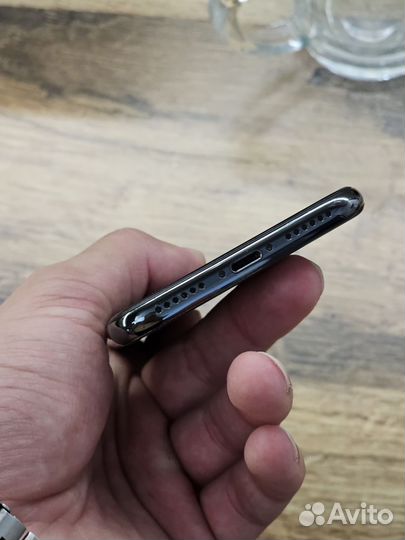 iPhone X, 64 ГБ