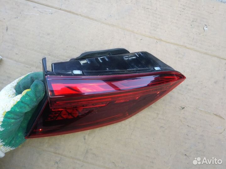 Фонарь задний левый внутренний VW Tiguan 2